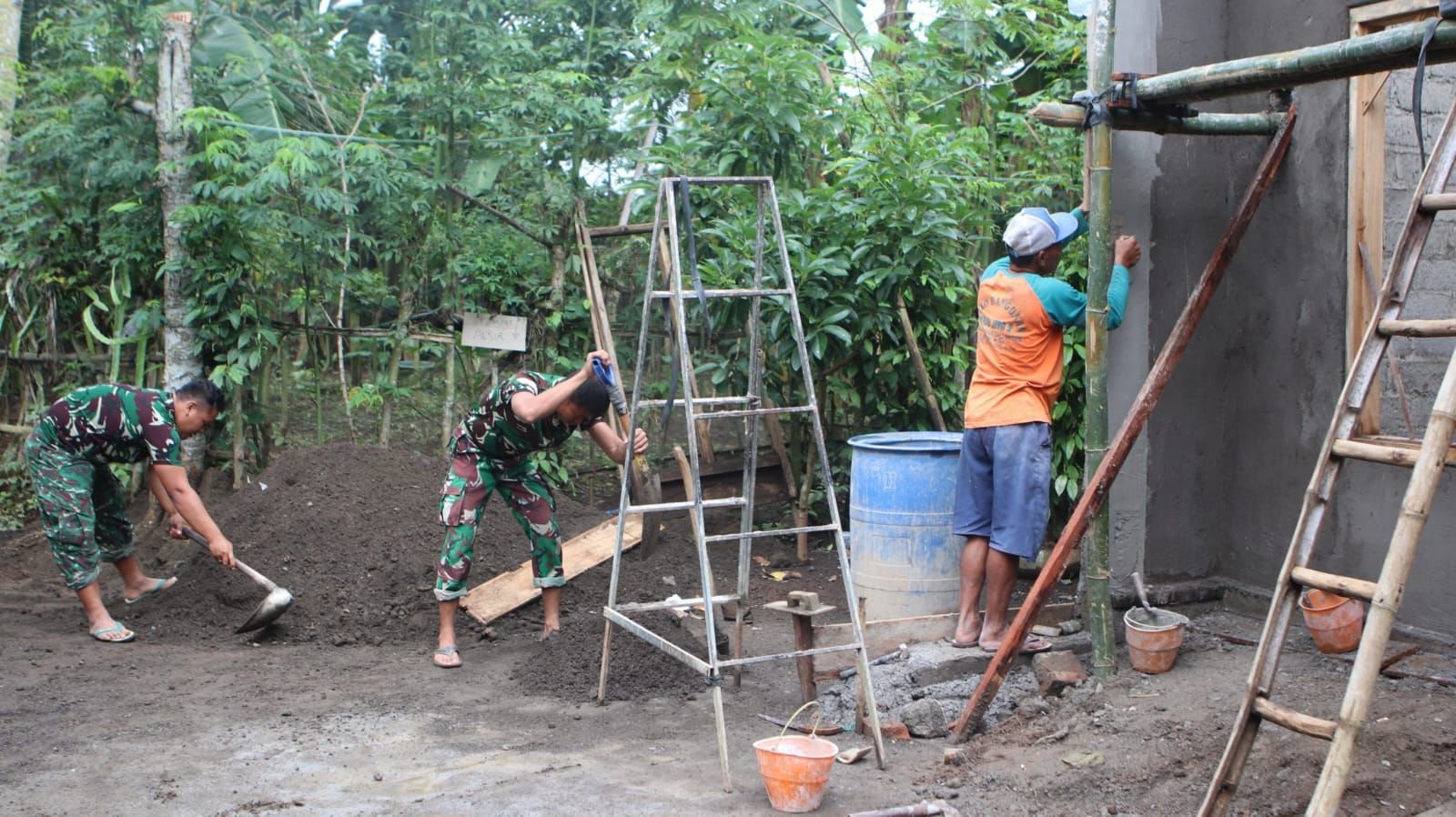 TMMD Kodim 0825/Banyuwangi Percepat Pengerjaan RUTILAHU di Kecamatan Siliragung